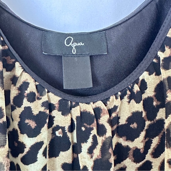 Bloomgdales Animal Print Top Animal Print Women Size Medium Trendy - Picture 5 of 11